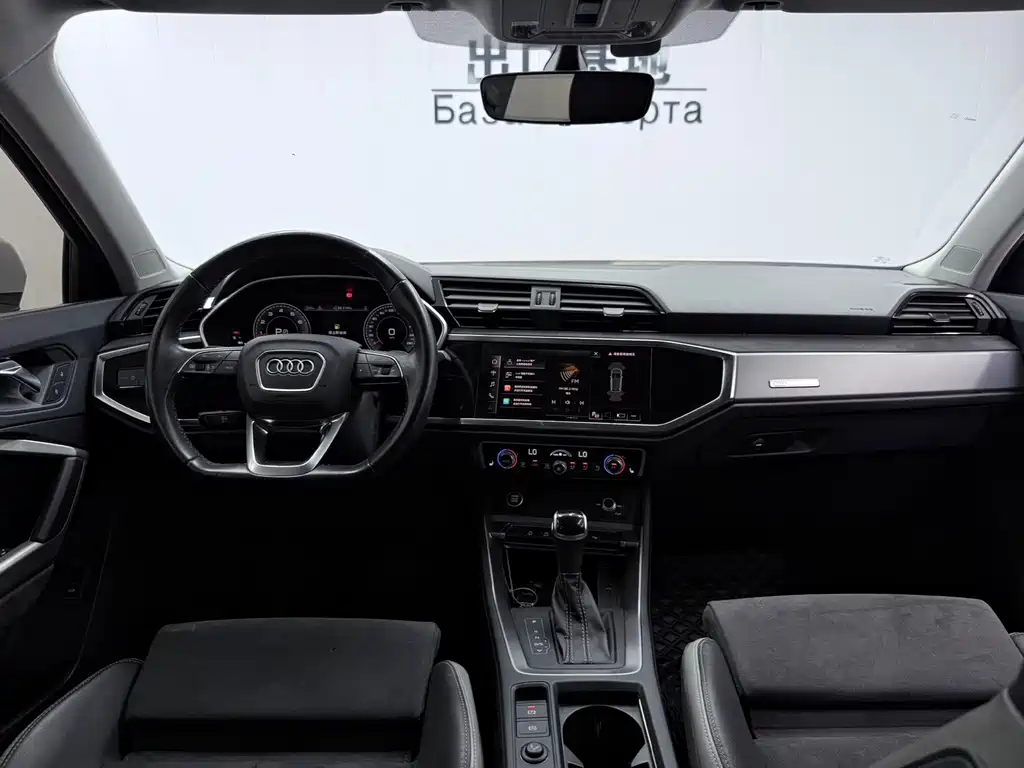 Audi Q3 2022 — фото 8