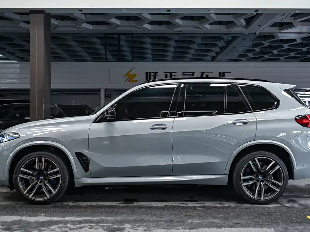 BMW X5 M 2024 — фото 2