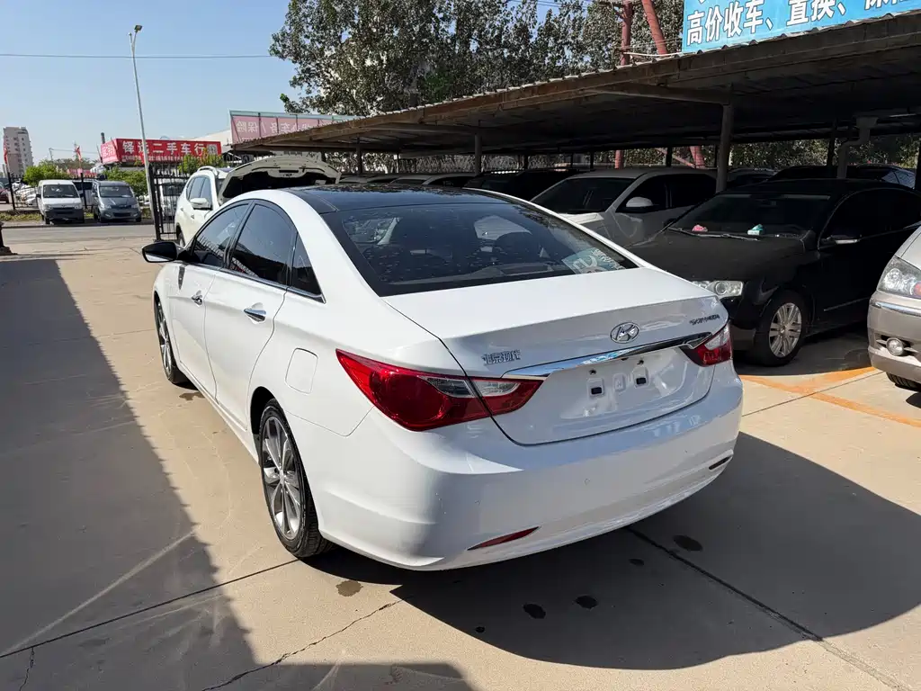 Hyundai Sonata 2013 — фото 12