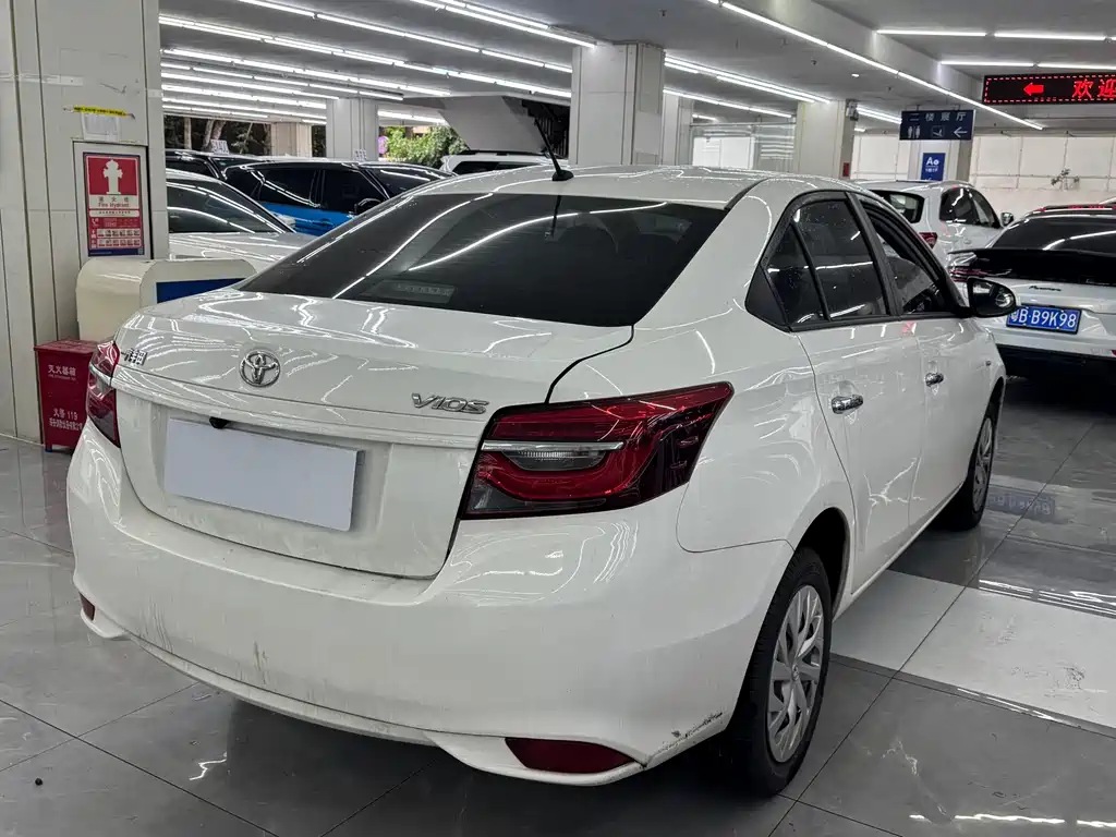 Toyota Vios 2023 — фото 9