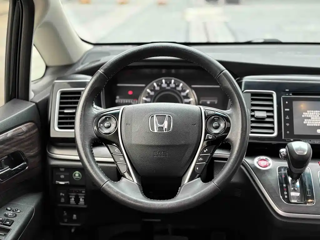 Honda Elysion 2018 — фото 13