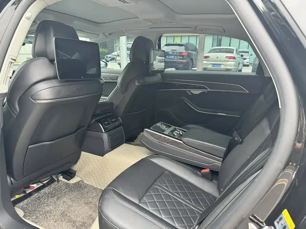 Audi A8 2023