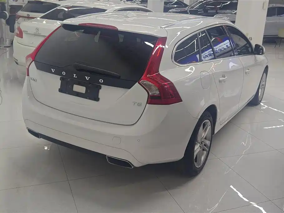 Volvo V60 2015