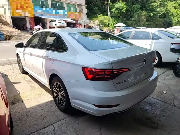 Volkswagen Sagitar 2020