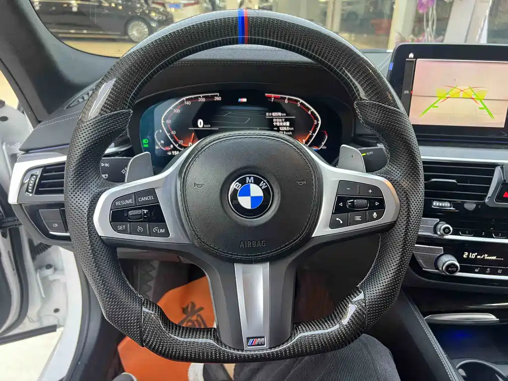 BMW 5 Series 2022 — фото 19