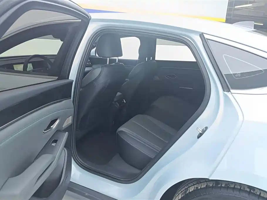 BYD Qin L 2025 — фото 11