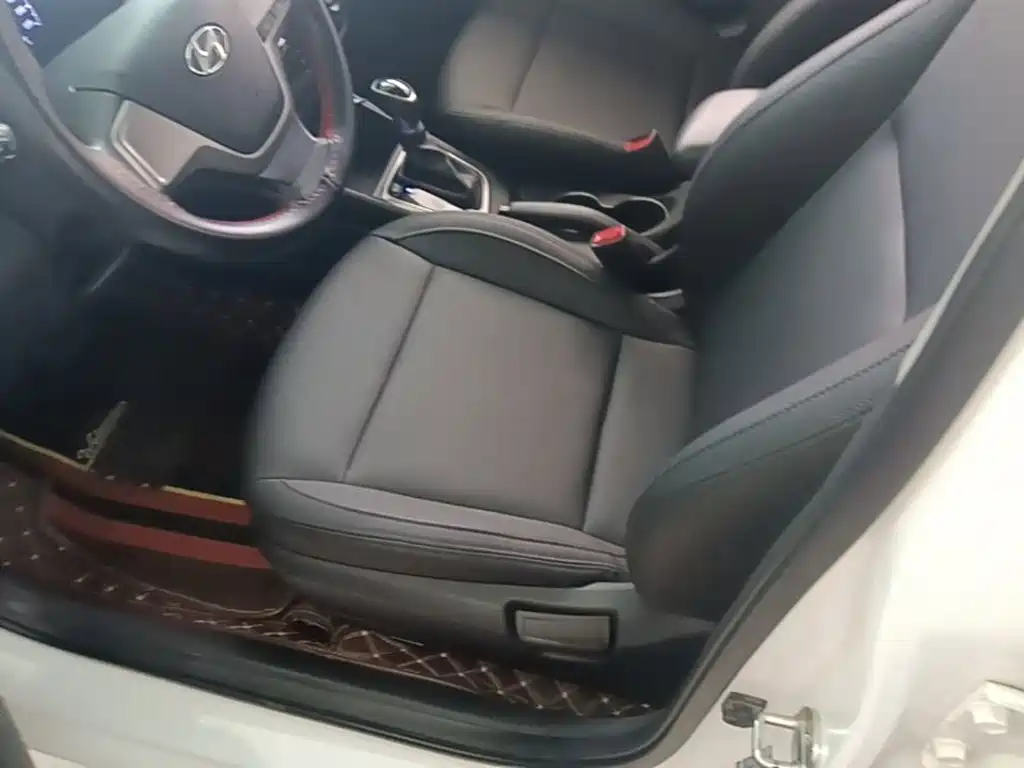 Hyundai Verna 2017 — фото 15