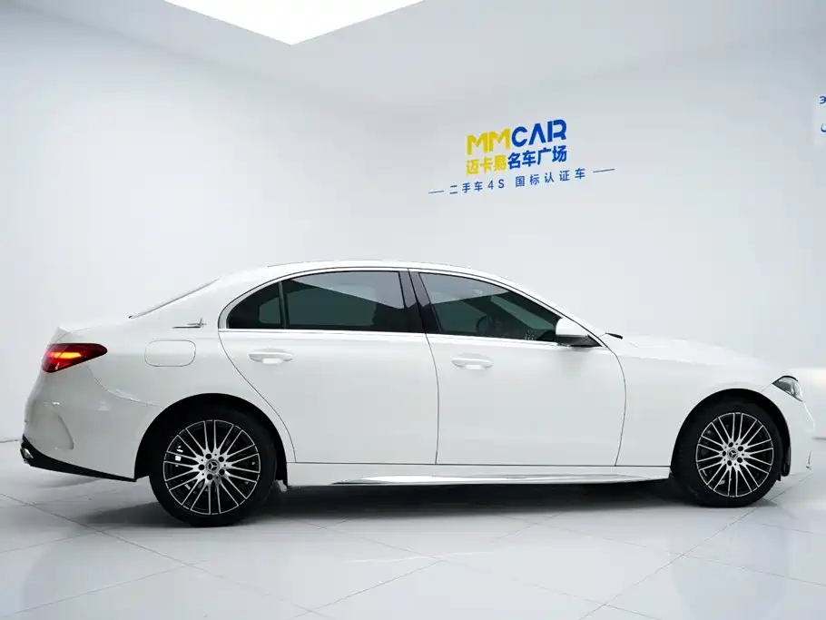Mercedes-Benz C-Class 2023 — фото 32