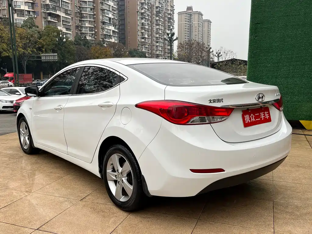 Hyundai Elantra Langdong 2014 — фото 15