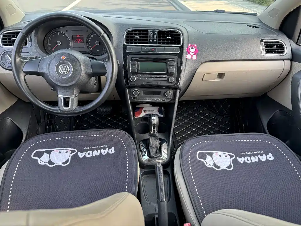 Volkswagen Polo 2011 — фото 10
