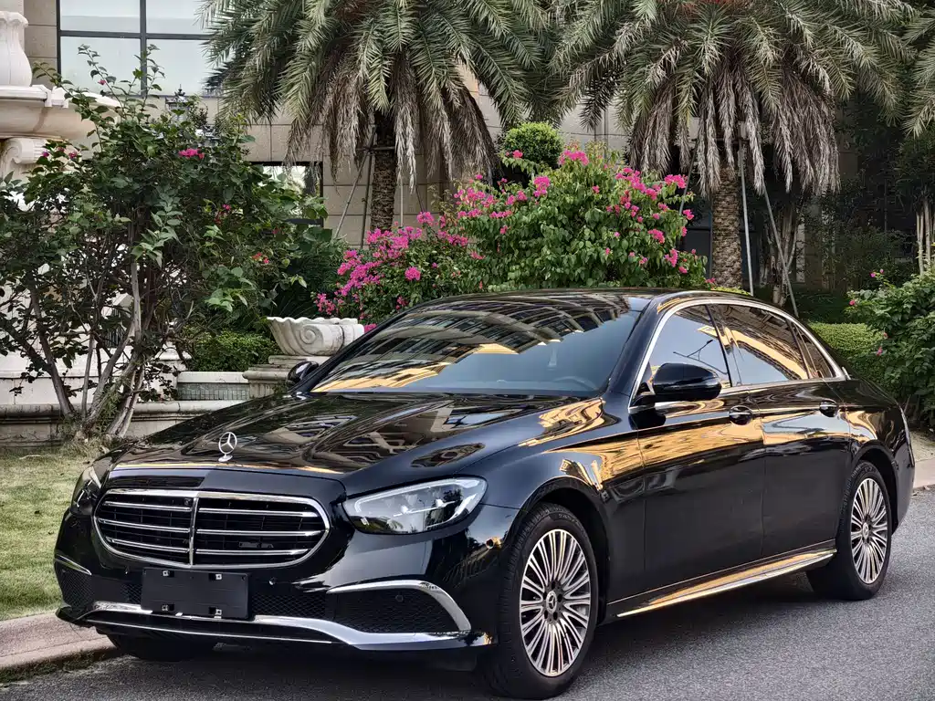 Mercedes-Benz E-Class 2022 — фото 1