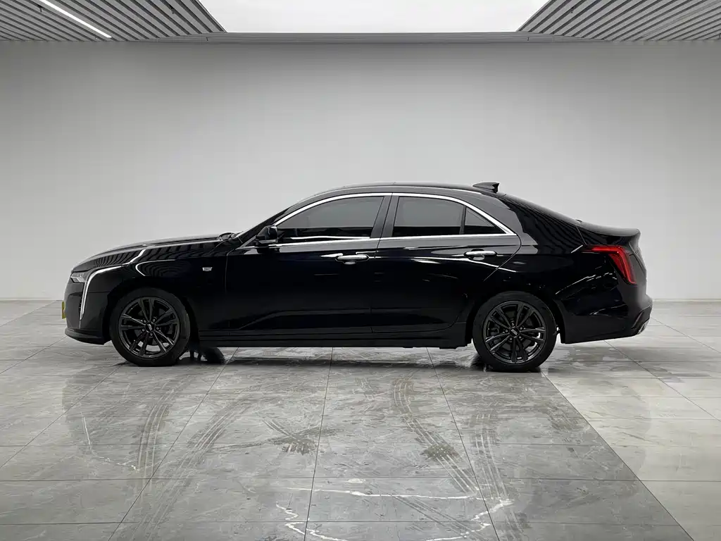 Cadillac CT4 2023 — фото 7
