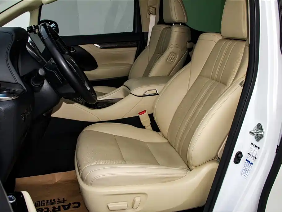 Toyota Alphard 2023 — фото 24
