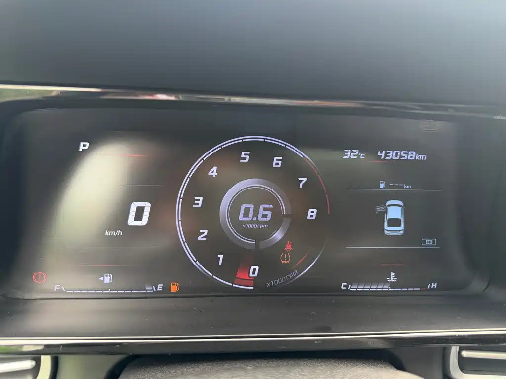 Hyundai Elantra 2023 — фото 10