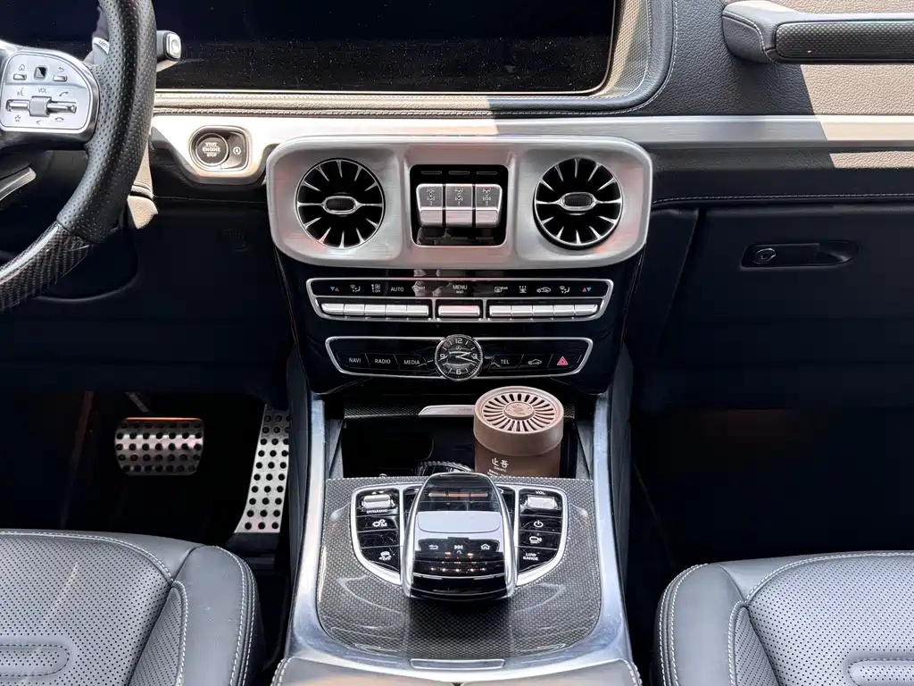 Mercedes-Benz G-Class 2023 — фото 24