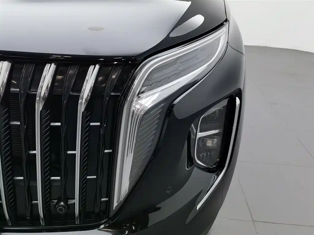 Hongqi HS7 PHEV 2025