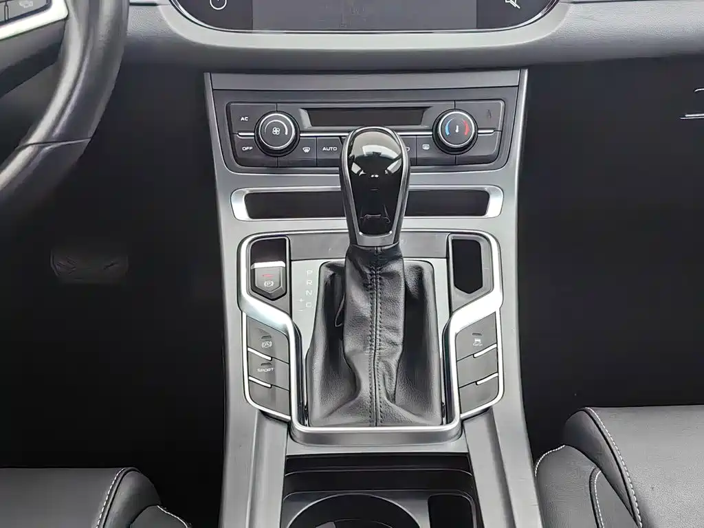 Geely Emgrand 2019 — фото 13