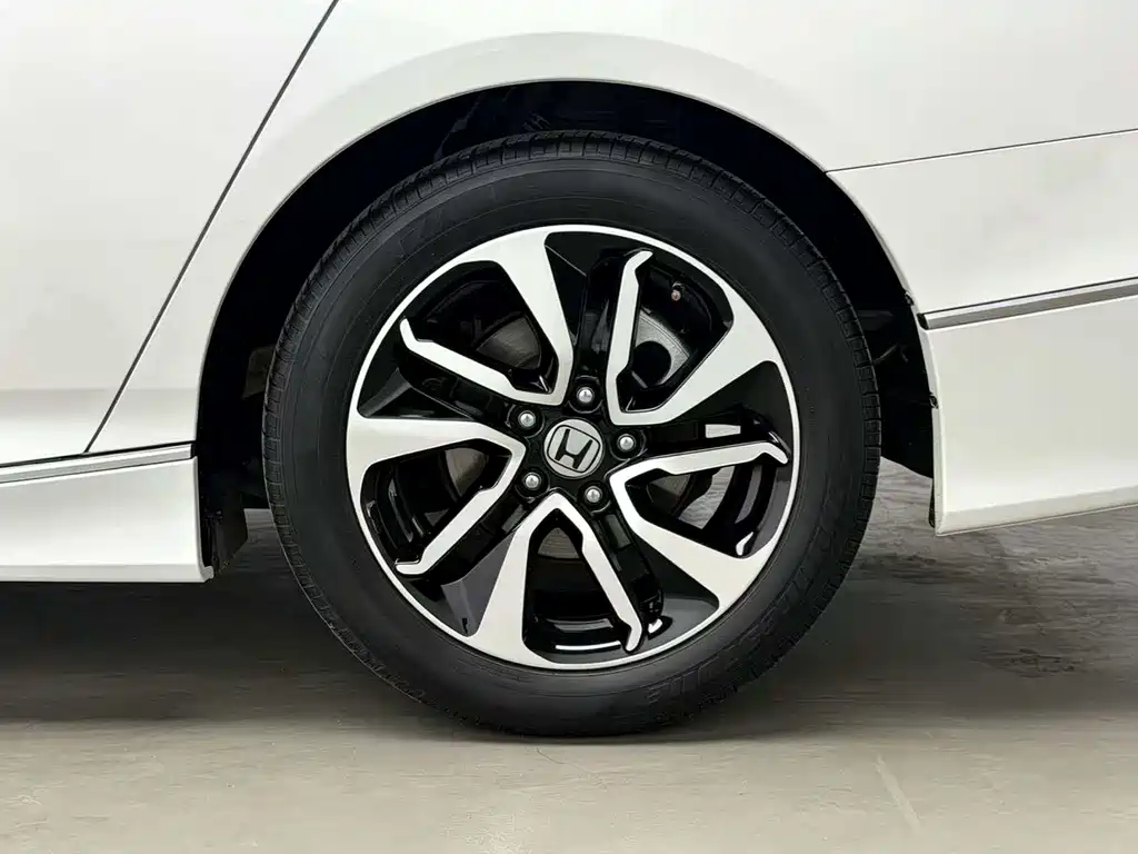 Honda Accord 2021 — фото 19