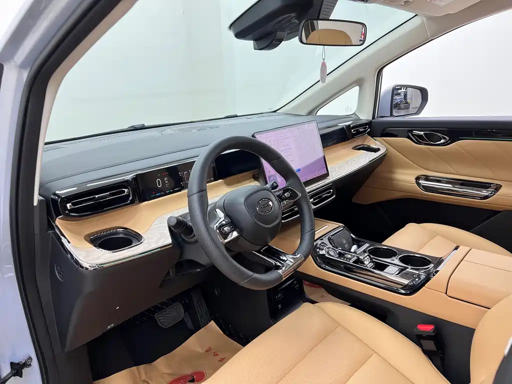 GAC Motor E8 PHEV 2024 — фото 17