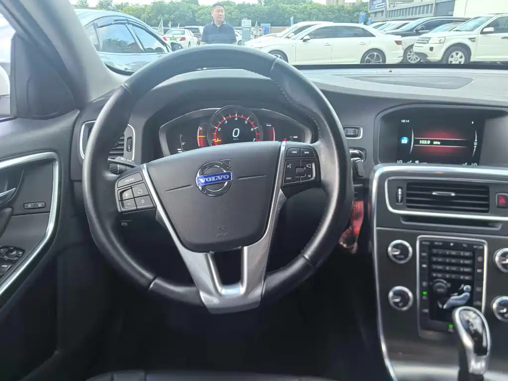 Volvo S60 2015 — фото 13