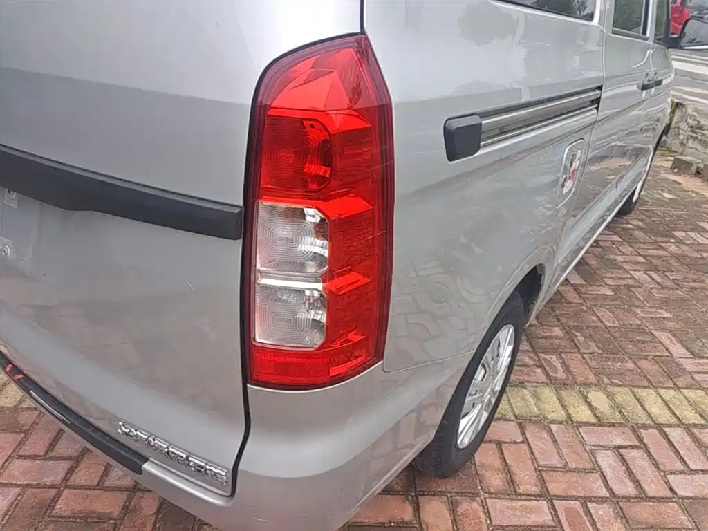 Wuling Hongguang V 2019 — фото 24