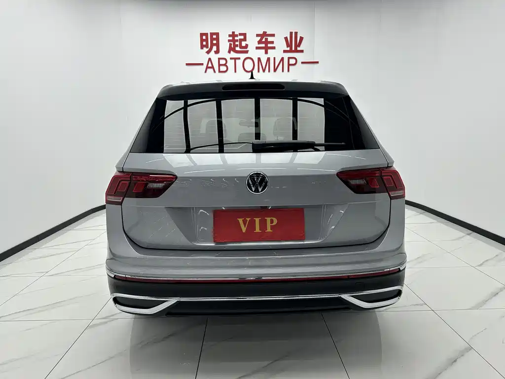 Volkswagen Tiguan L 2023 — фото 10