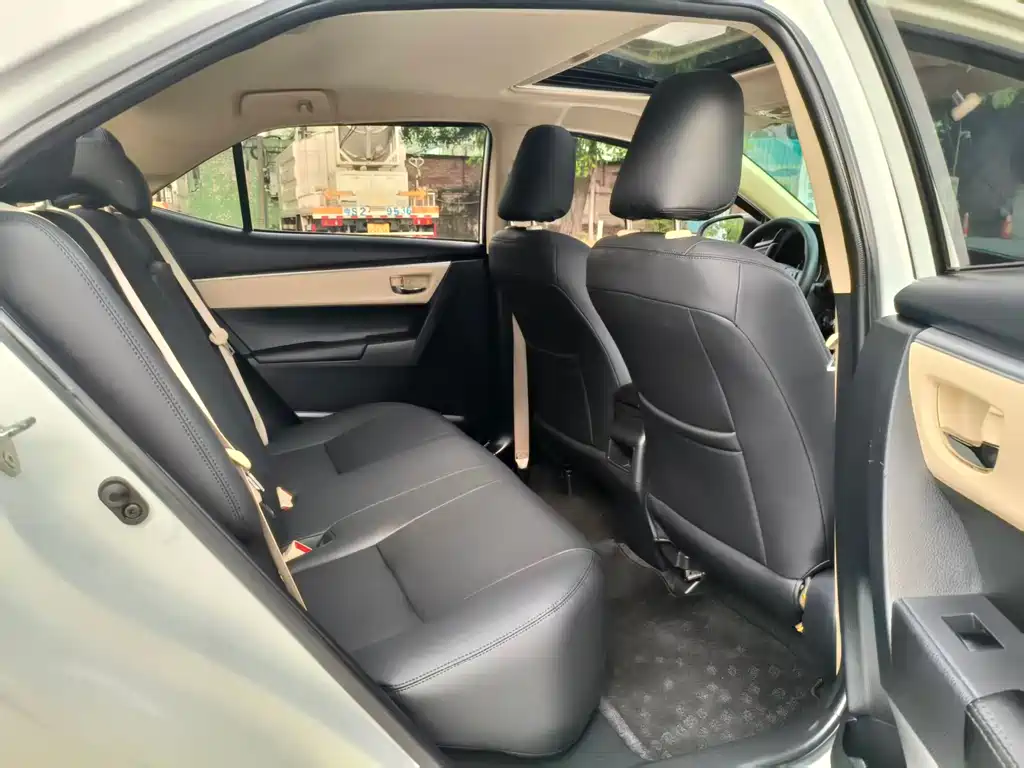 Toyota Corolla 2017 — фото 13