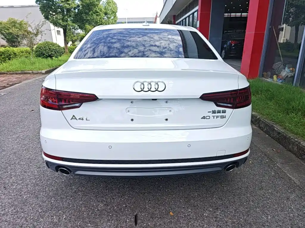 Audi A4L 2018