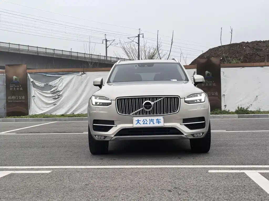 Volvo XC90 2018 — фото 2