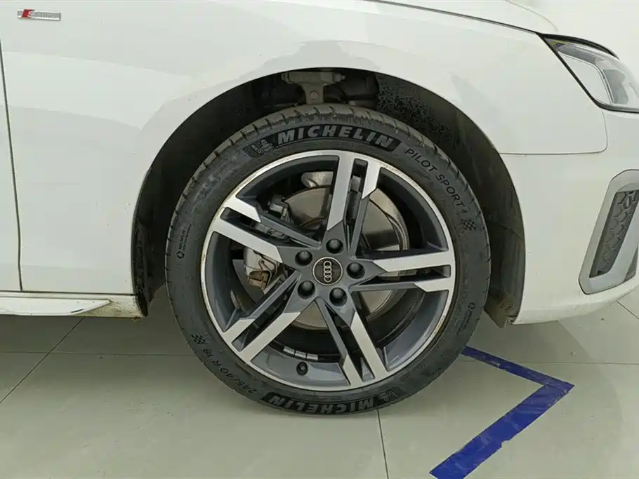 Audi A4L 2023