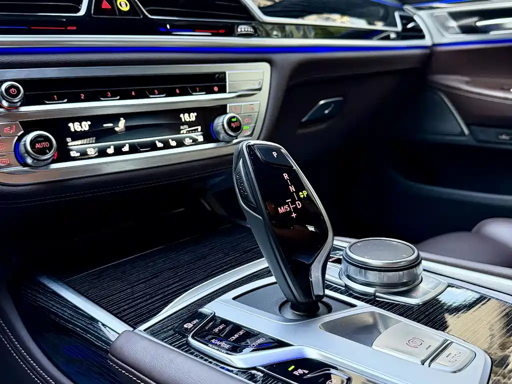 BMW 7 Series 2022 — фото 18
