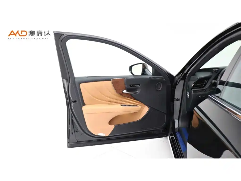 Lexus LS 2021 — фото 10