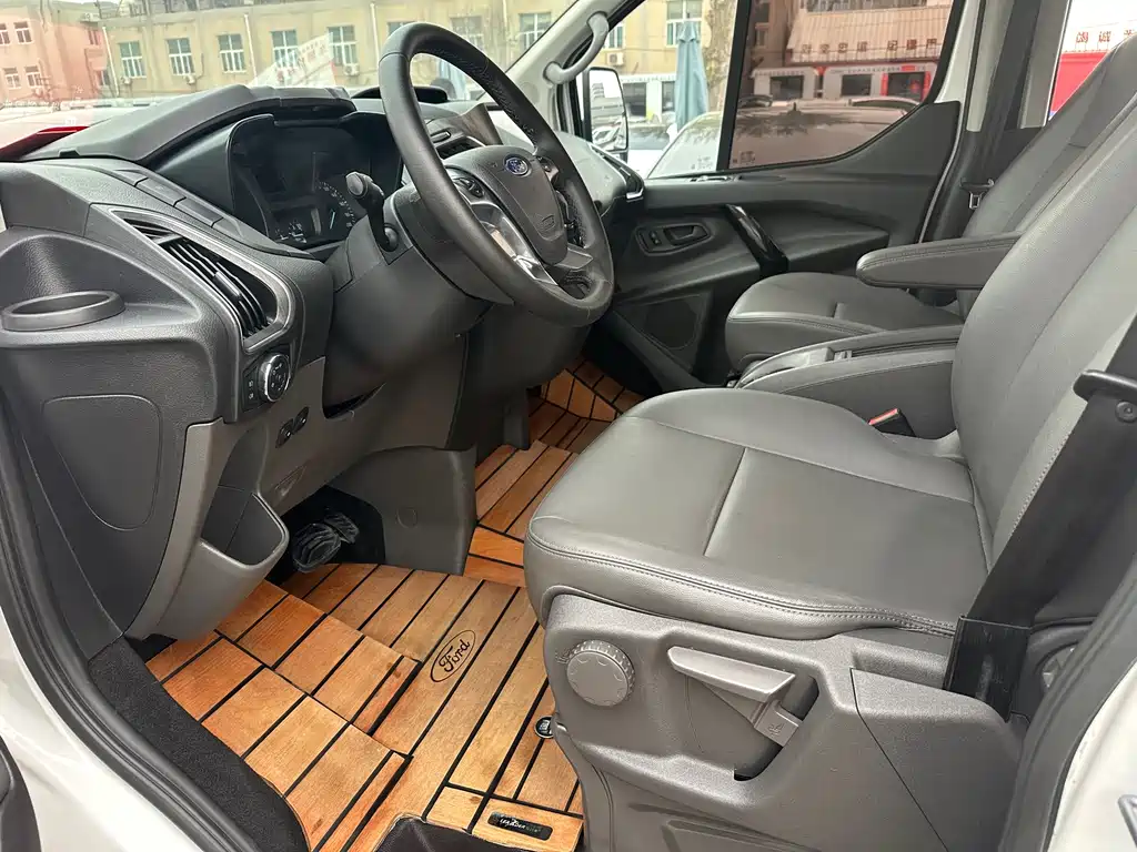 Ford Tourneo 2021 — фото 4