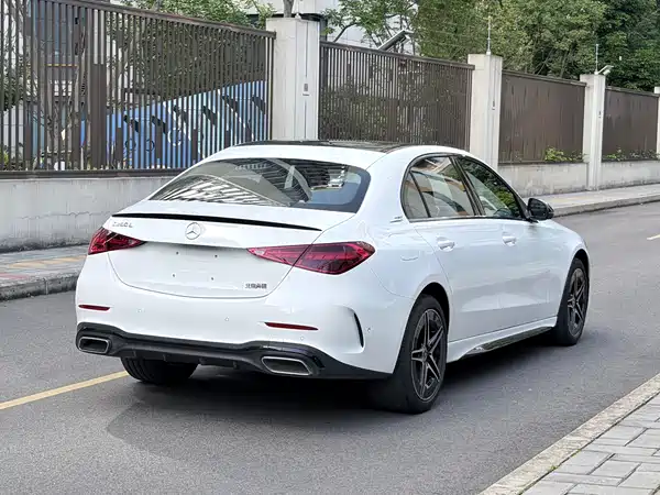 Mercedes-Benz C-Class 2024