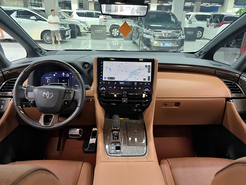 Toyota Alphard 2024 — фото 16