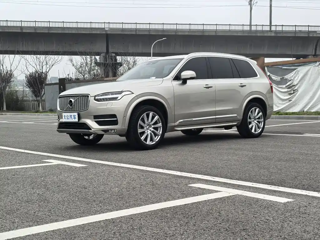 Volvo XC90 2018 — фото 1