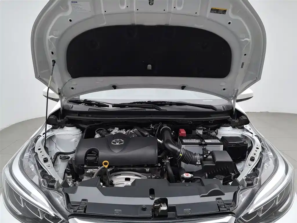 Toyota Yaris L 2023