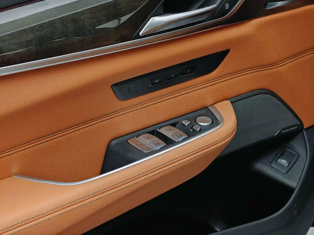 BMW 6 Series GT 2023 — фото 14
