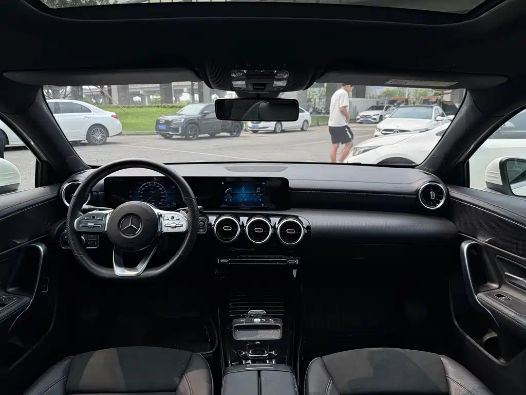 Mercedes-Benz A-Class 2020 — фото 8