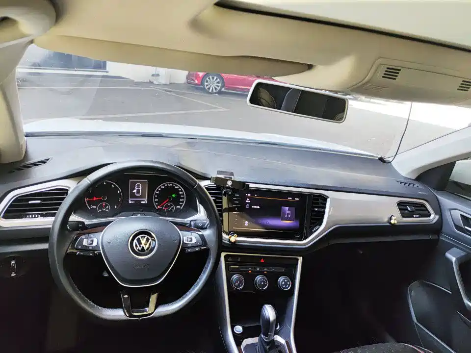 Volkswagen T-Roc 2023