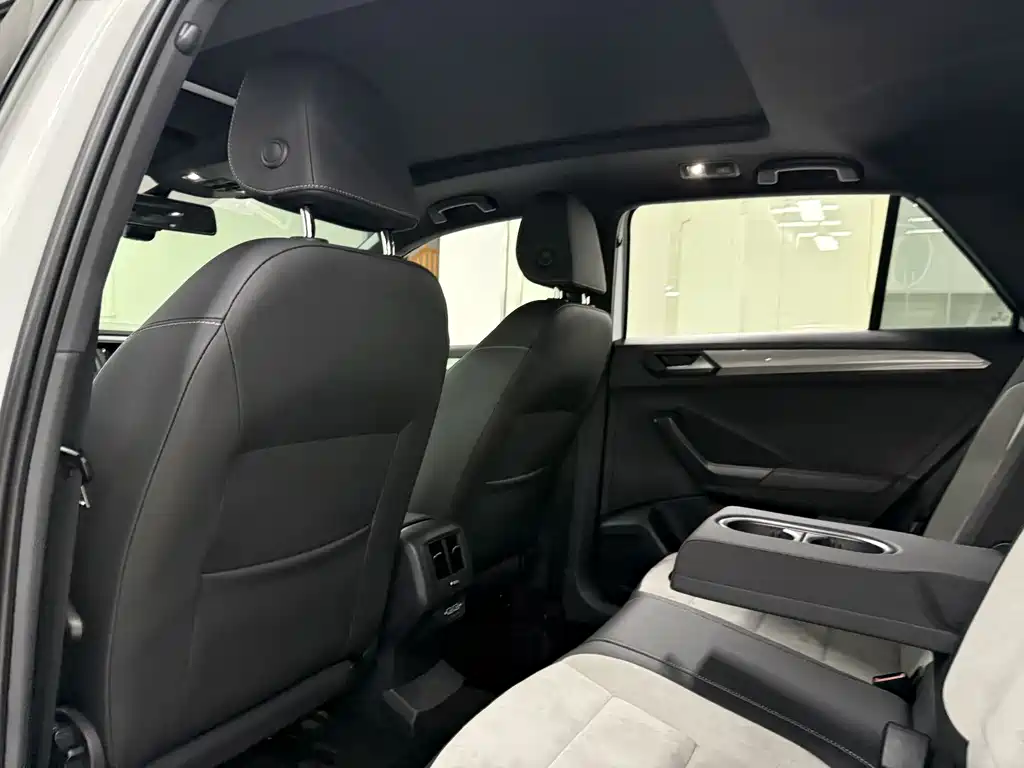 Volkswagen T-Roc 2020 — фото 14