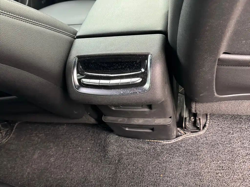 Cadillac XT6 2020 — фото 15