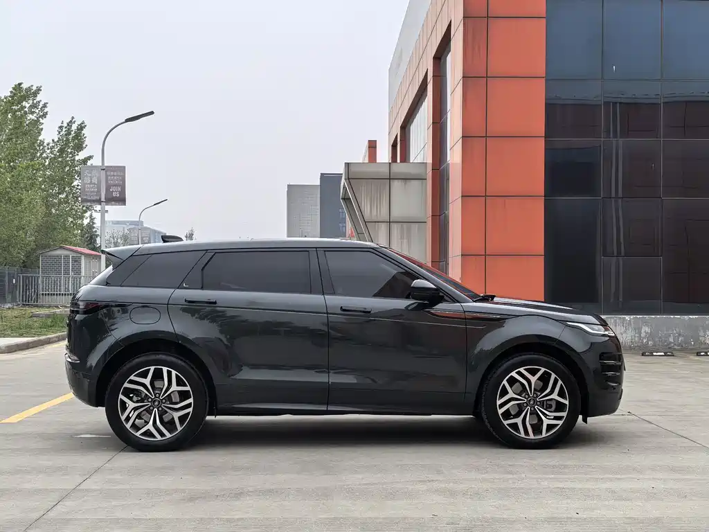 Land Rover Evoque 2025 — фото 4