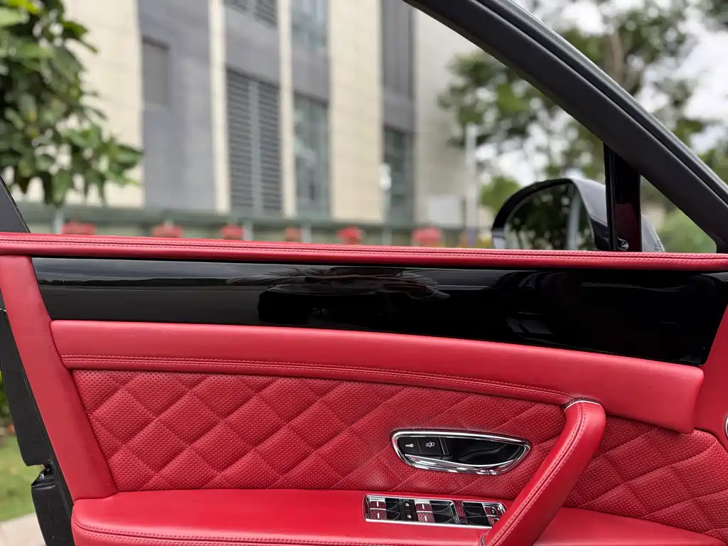 Bentley Flying Spur 2020 — фото 16