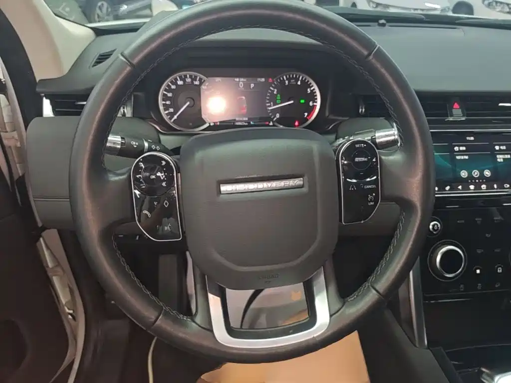 Land Rover Discovery Sport 2021 — фото 11