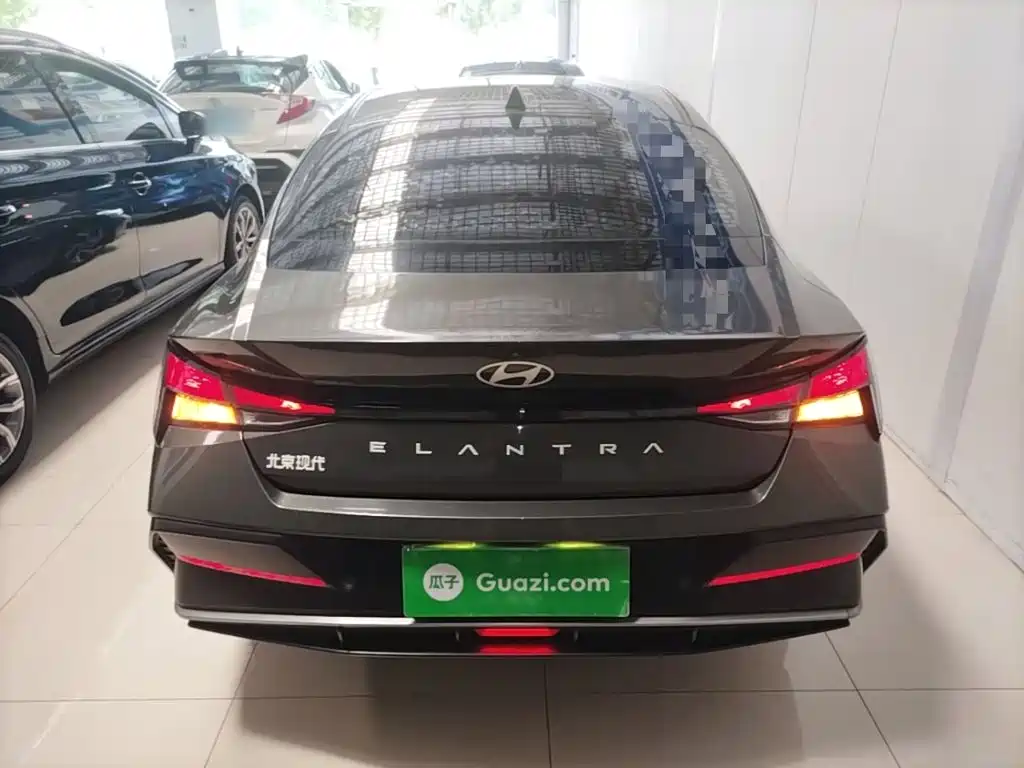 Hyundai Elantra 2024