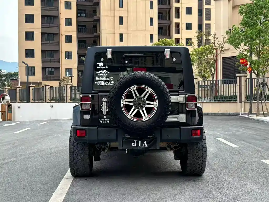 Jeep Wrangler 2014 — фото 8