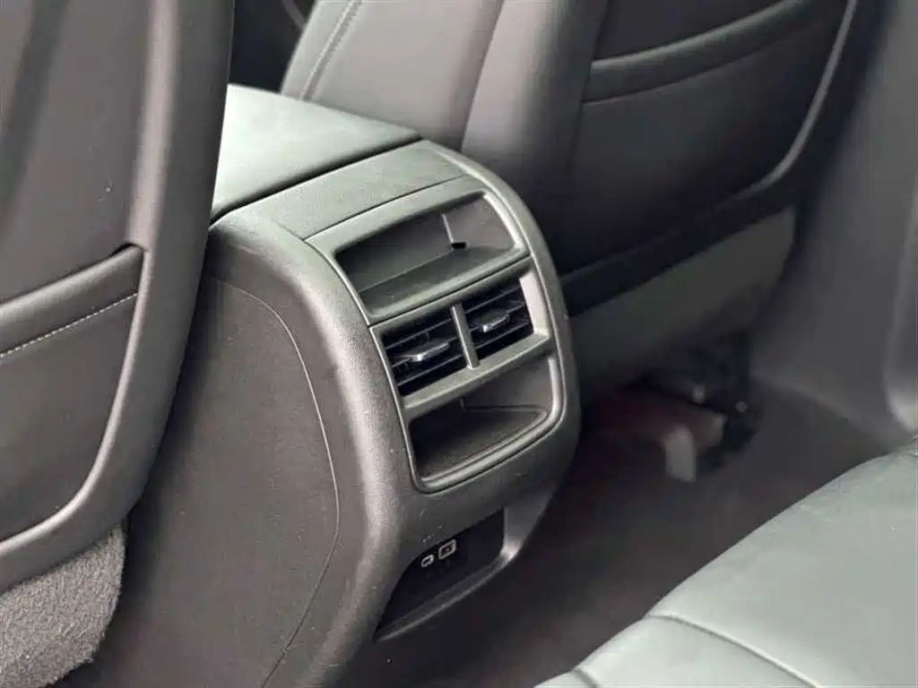 Cadillac XT5 2019 — фото 12