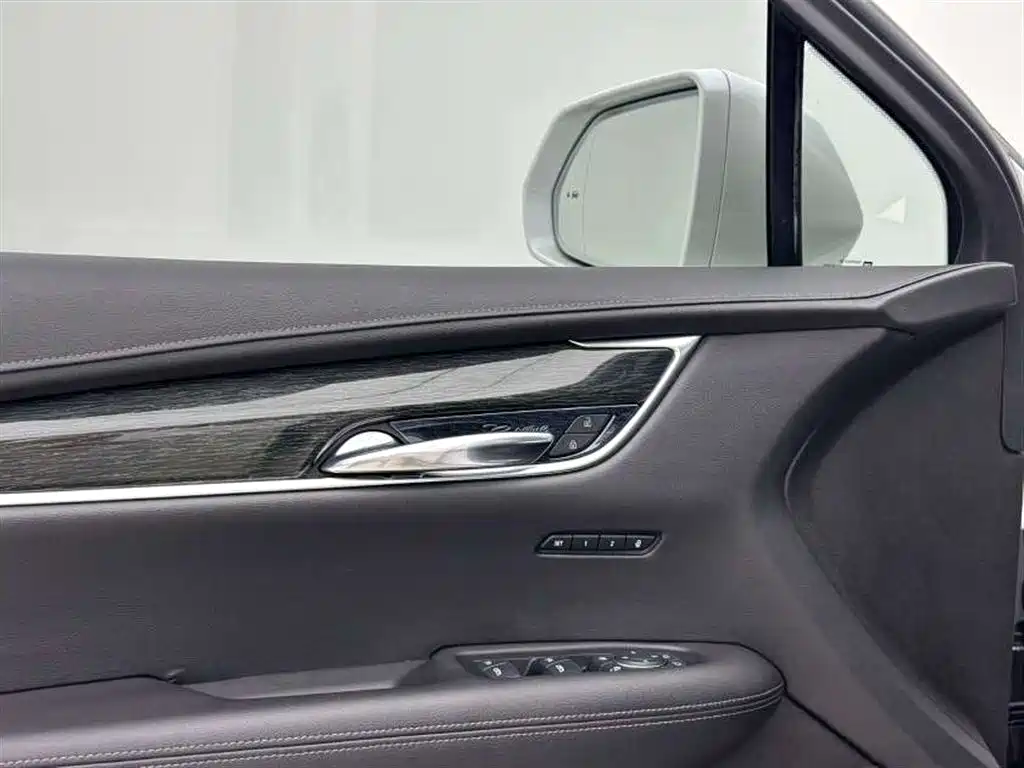 Cadillac XT5 2019 — фото 13