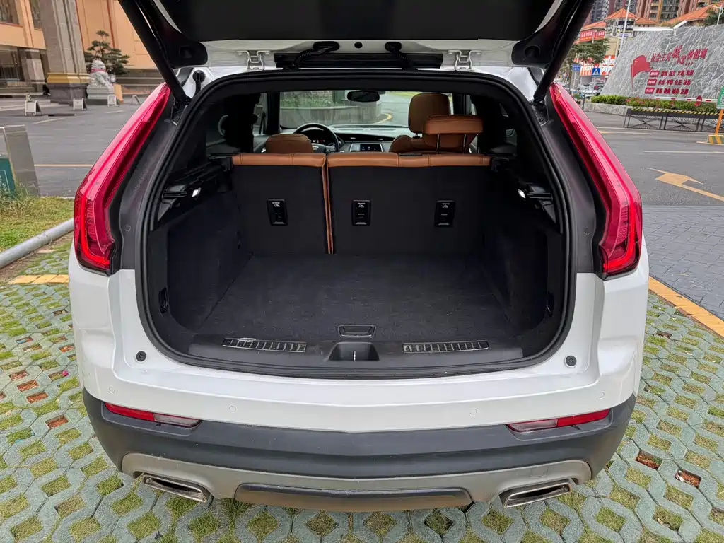 Cadillac XT4 2019 — фото 19